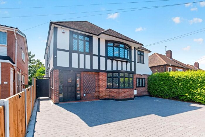 4 Bedroom Detached House To Rent In Woodside Orpington, BR6