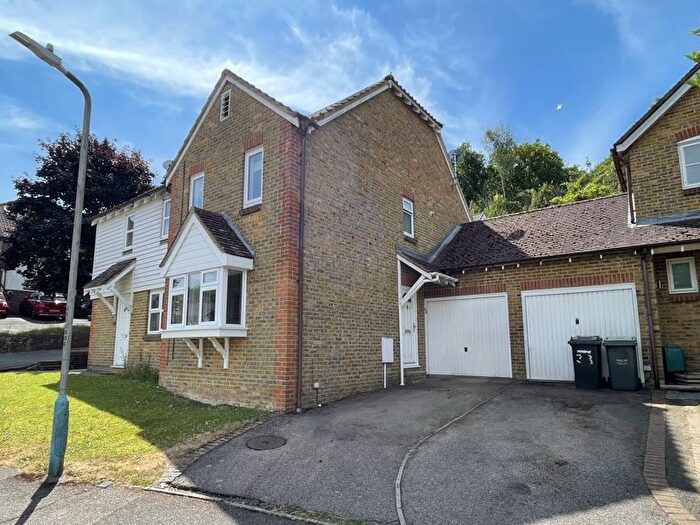 2 Bedroom Semi-Detached House For Sale In Brindles Field, Tonbridge, TN9