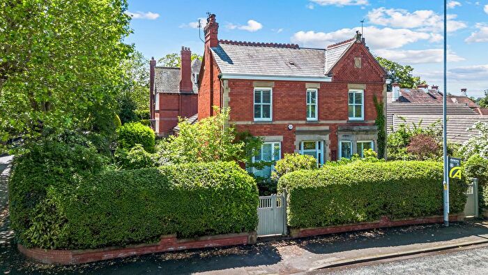 5 Bedroom Detached House For Sale In Ivy Lea, Walton Road, WA4