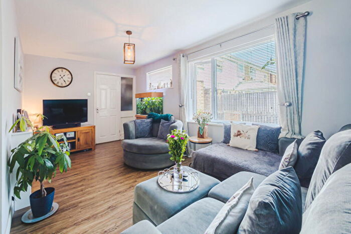 3 Bedroom Terraced House For Sale In Stubsmead, Eldene, Swindon, SN3