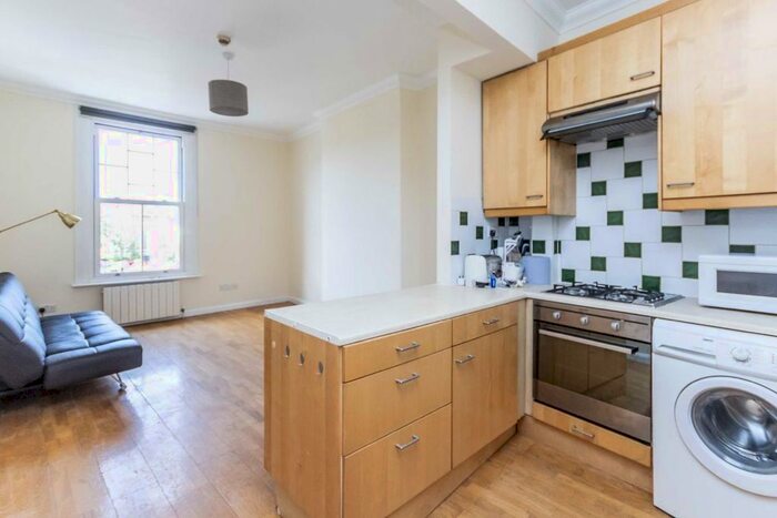 2 Bedroom Flat To Rent In Haven Green, London, W5
