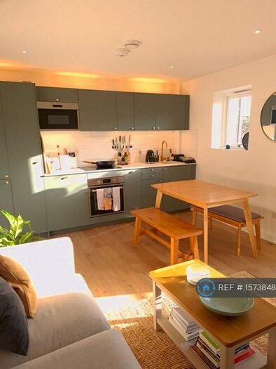 3 Bedroom Flat To Rent In Copenhagen Street, London, N1