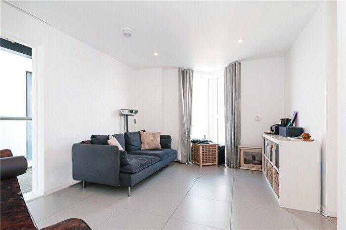 1 Bedroom Apartment To Rent In Dance Square, London, EC1V