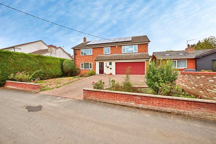 4 Bedroom Detached House For Sale In High Street, Alconbury, Huntingdon, PE28