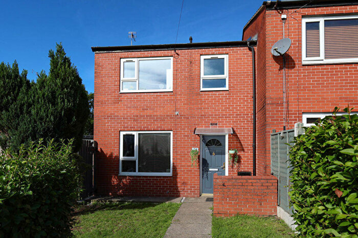 3 Bedroom End Of Terrace House For Sale In Noble Meadow, Wardle, OL12
