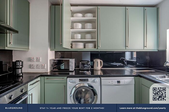 3 Bedroom Flat To Rent In Old Street, London, EC1Y