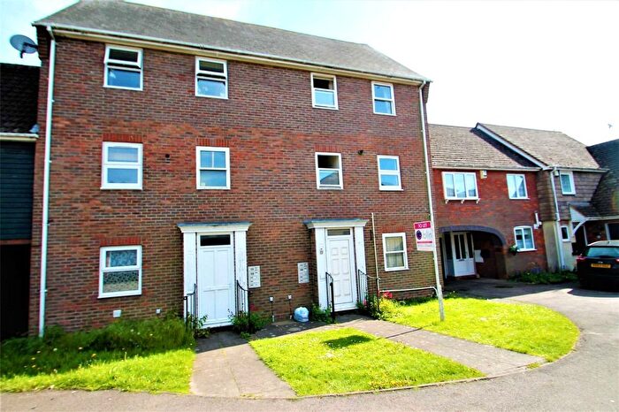 1 Bedroom Flat For Sale In Wivelsfield, Eaton Bray, Bedfordshire, LU6