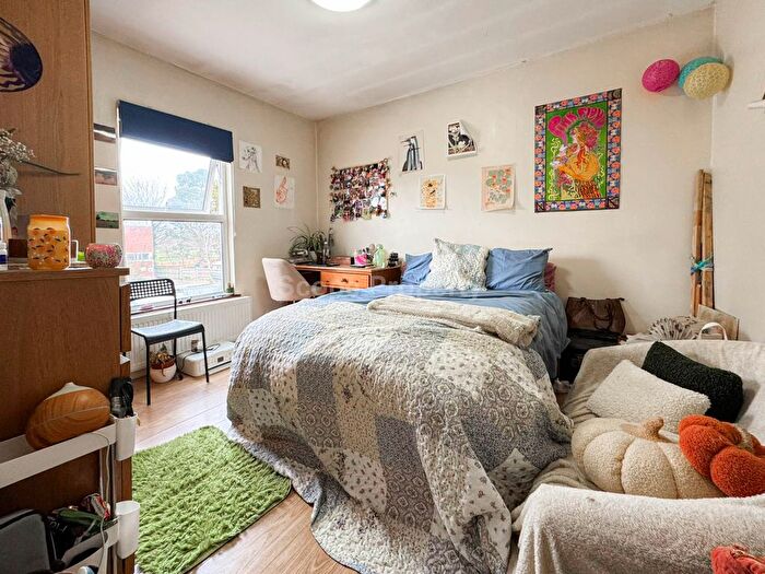 6 Bedroom Semi-Detached House To Rent In Crescent Road, Reading, RG1