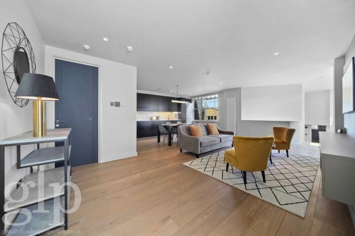 2 Bedroom Flat To Rent In Golden Square, Soho, W1F