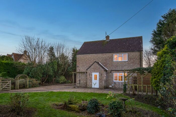 3 Bedroom Detached House For Sale In Village Road, Littleton-Upon-Severn, BS35