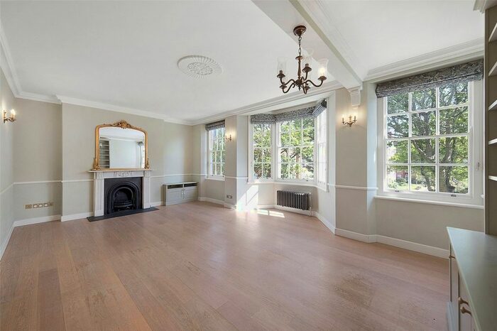 4 Bedroom Flat To Rent In Coleherne Court, Redcliffe Gardens, London, SW5