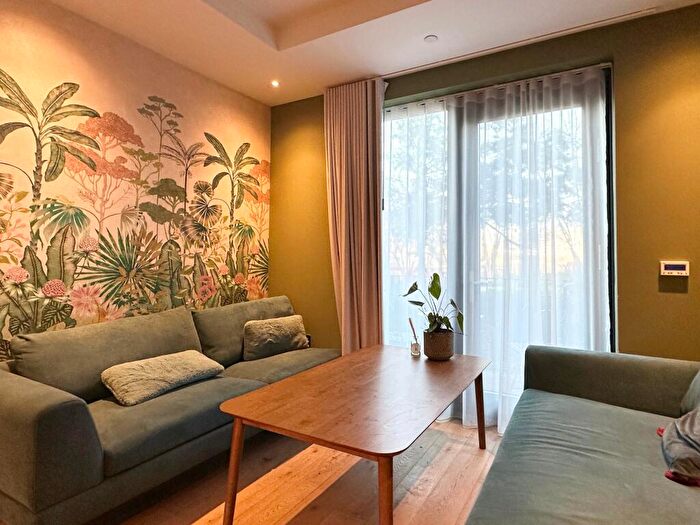 2 Bedroom Apartment To Rent In London City Island, Canning Town, E14