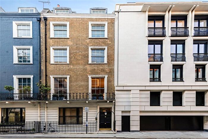 2 Bedroom Flat To Rent In Bolton Street, Mayfair, London, W1J
