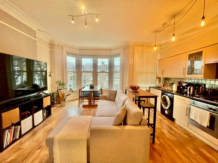 2 Bedroom Apartment To Rent In Franklin Road, Harrogate, HG1