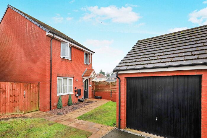 3 Bedroom Detached House For Sale In Rakegate Close, Oxley, Wolverhampton, WV10
