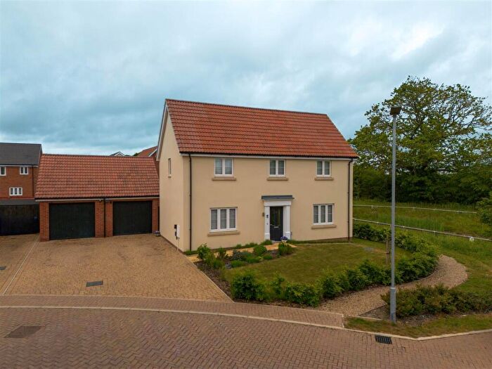 4 Bedroom Detached House For Sale In Pyes Close, Walsham-Le-Willows, Bury St. Edmunds, IP31