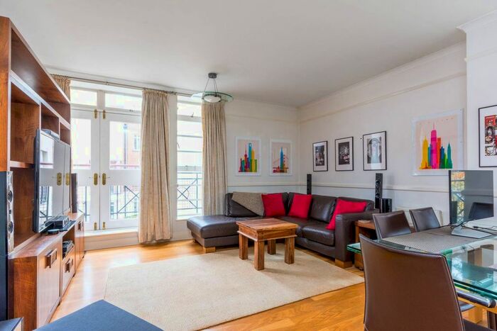 2 Bedroom Flat To Rent In Heathfield Terrace, Chiswick, London, W4