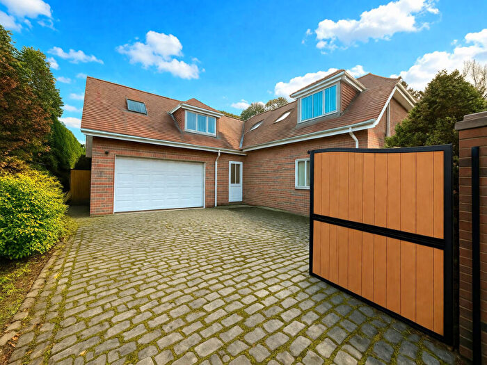 4 Bedroom Detached House For Sale In Glen Path, Sunderland, SR2