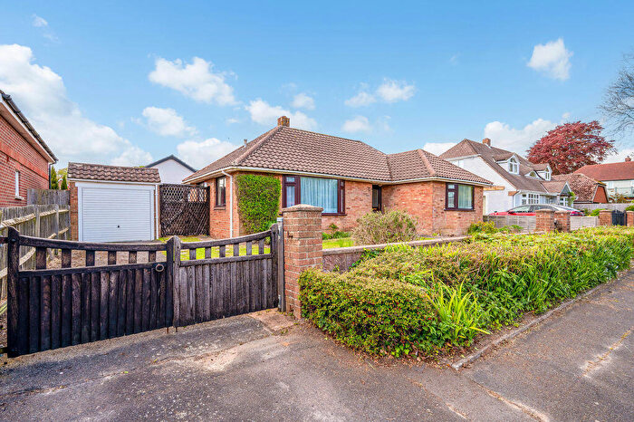 3 Bedroom Detached Bungalow For Sale In Clovelly Road, Emsworth, PO10