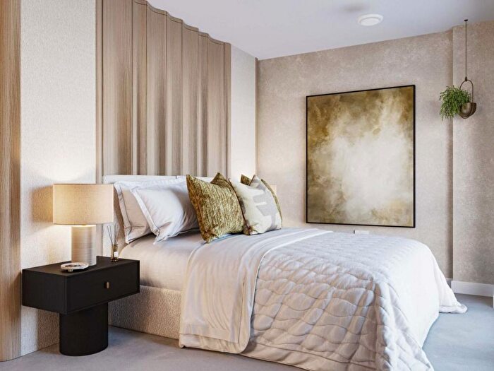 1 Bedroom Flat For Sale In Nestles Avenue, Hayes, Middlesex, UB3