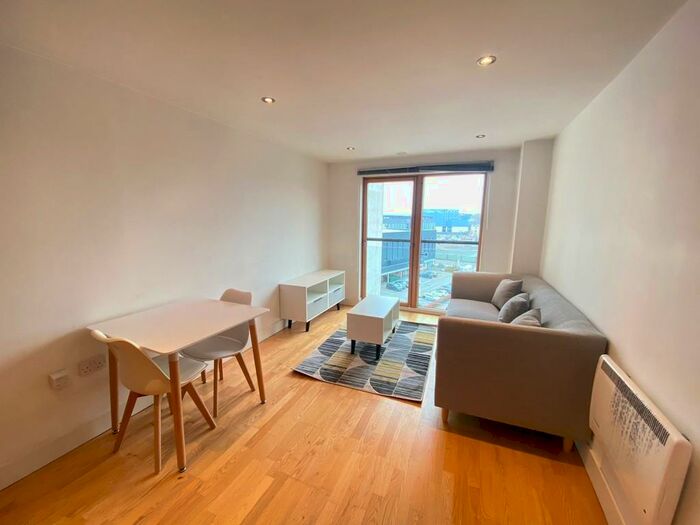 1 Bedroom Apartment To Rent In McKenzie House, Leeds, LS10