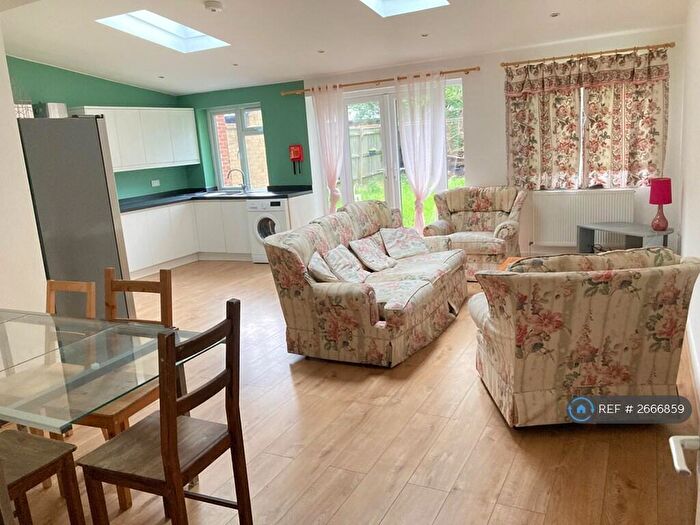 5 Bedroom Detached House To Rent In Vincent Street, Southampton, SO15