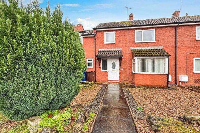 3 Bedroom Terraced House For Sale In Lowfield Road, Barlby, Selby, North Yorkshire, YO8