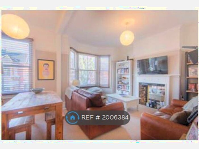 2 Bedroom Flat To Rent In Kinsale Road, London, SE15