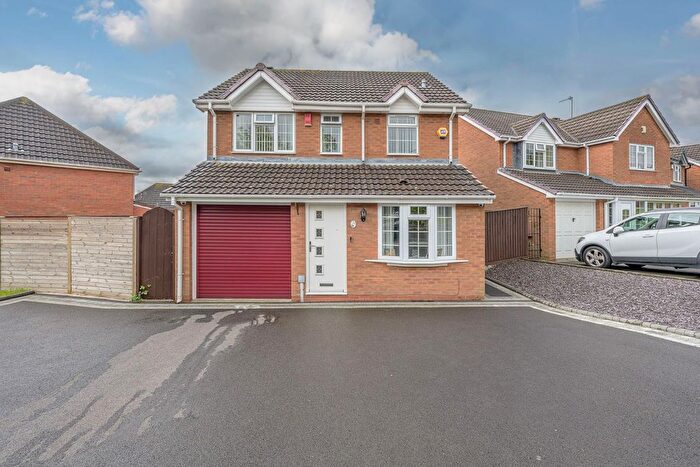 3 Bedroom Detached House For Sale In Charlecote Drive, Dudley, DY1