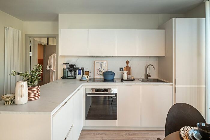 1 Bedroom Flat To Rent In New Acres, Wandsworth, SW18