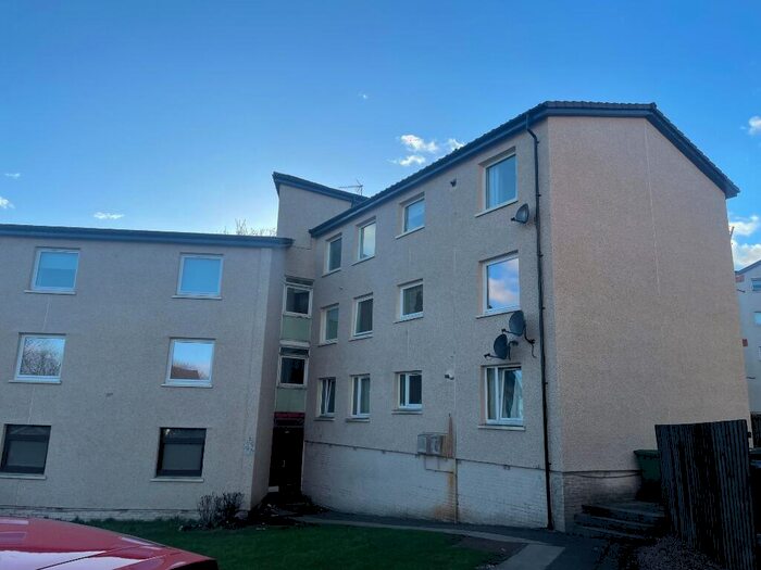 3 Bedroom Flat To Rent In High Street, Bonnybridge, Falkirk, FK4