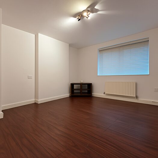 2 Bedroom Flat To Rent In Salter House, Aldrington Road, London, SW16