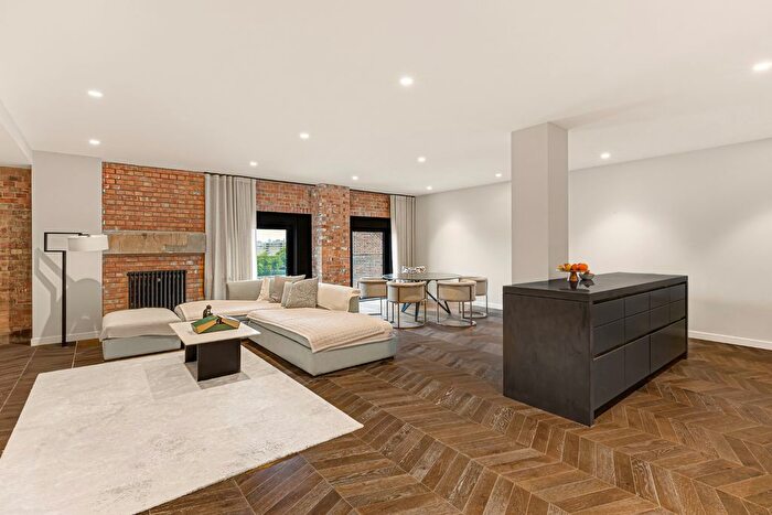 3 Bedroom Flat To Rent In Circus Road West, Battersea Power Station, London, SW11