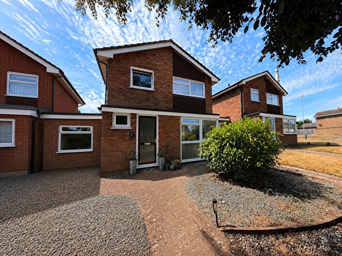 4 Bedroom Link Detached House For Sale In Bluebell Close, Flitwick, MK45