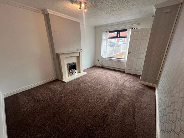 2 Bedroom End Of Terrace House To Rent In Green Bridge Close, Rochdale, OL11