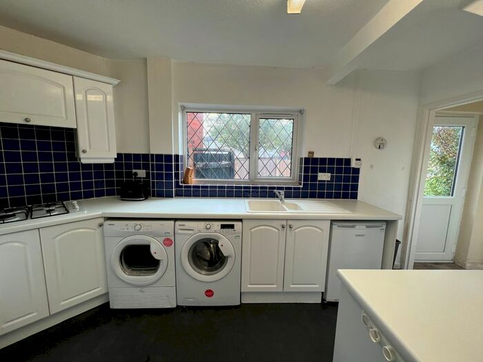 3 Bedroom Semi-Detached House To Rent In Severn Road, Coventry, CV1