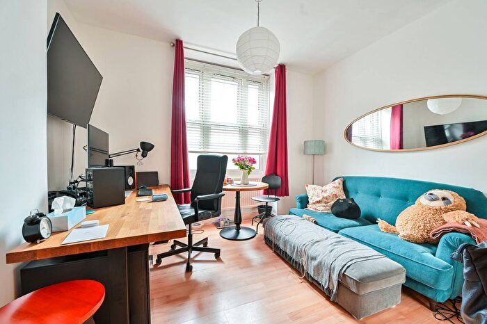 1 Bedroom Flat For Sale In Tooley Street, Southwark, London, SE1