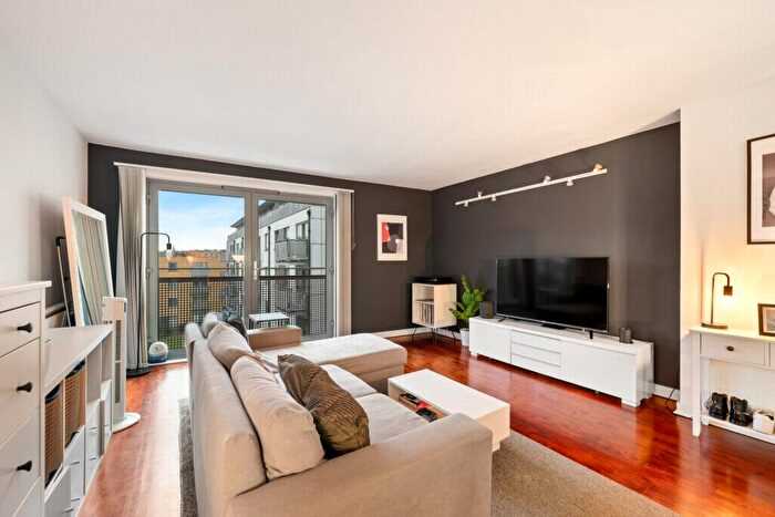 1 Bedroom Apartment For Sale In Indiana Building, Deals Gateway, Lewisham, SE13