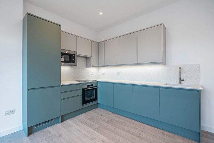 2 Bedroom Flat For Sale In Deptford High Street, London, SE8