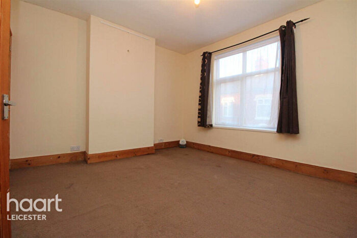 3 Bedroom Terraced House For Sale In Dunton Street, Leicester, LE3