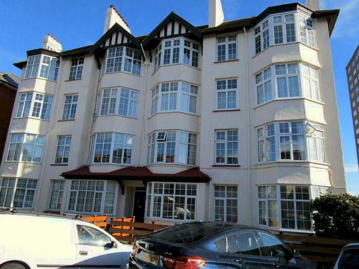 2 Bedroom Flat To Rent In Ravens Court, Alexandra Road, Southend On Sea, SS1