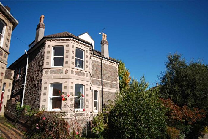 2 Bedroom Apartment To Rent In First Floor Flat Glentworth Road, BS6