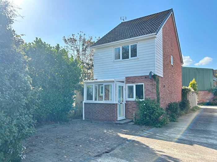 2 Bedroom Detached House For Sale In Ashdown Road, Bexhill-On-Sea, TN40