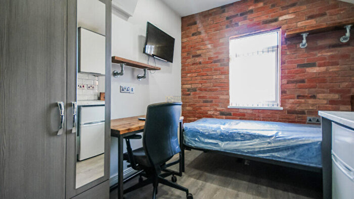 1 Bedroom Terraced House To Rent In Pershore Road, Selly Oak, Birmingham, B29