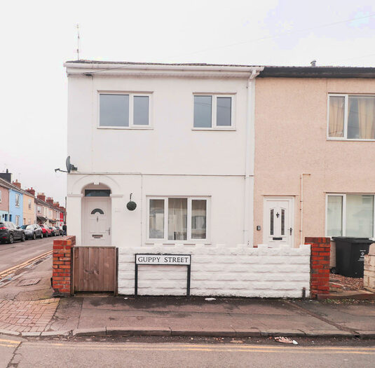 3 Bedroom End Of Terrace House To Rent In Guppy Street, Swindon, SN2