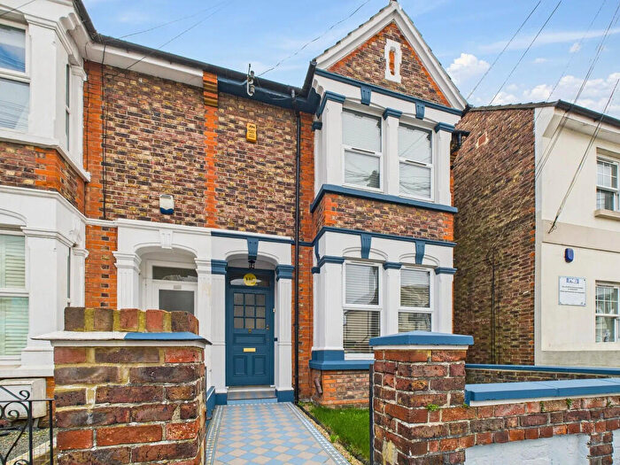 3 Bedroom End Of Terrace House To Rent In Tarring Road, Worthing, BN11