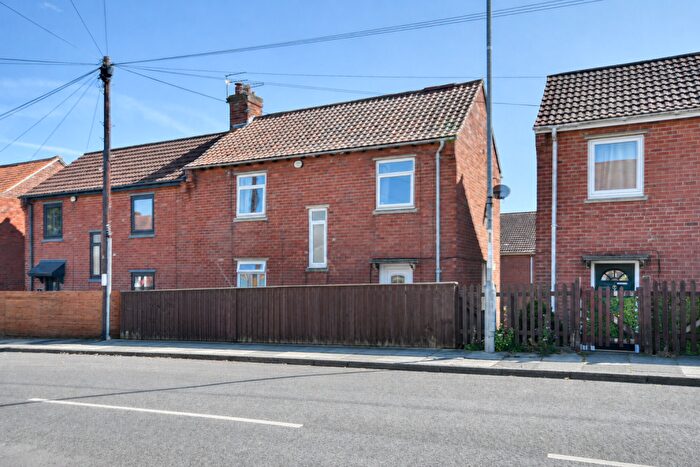 2 Bedroom Semi Detached House For Sale In Kingsway, Sunniside, Gateshead, NE16