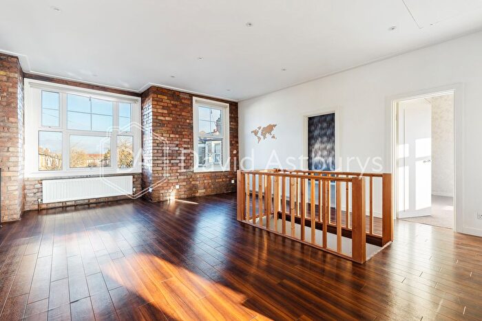 2 Bedroom Flat To Rent In Leslie Road, East Finchley, London, N2