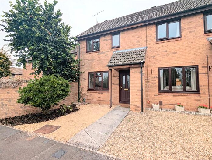 2 Bedroom End Of Terrace House To Rent In Kingfisher Close, Thornbury, Bristol, BS35