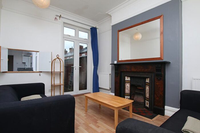 5 Bedroom Semi Detached House To Rent In St Albans Road, LE2